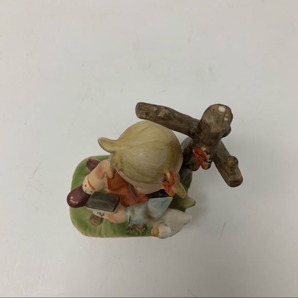 Nap Time Erich Stauffer Girl Asleep figurine 8263 - Picture 5 of 11